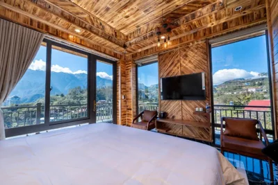 Camera matrimoniale Deluxe con balcone — The Mong Garden Homestay SaPa